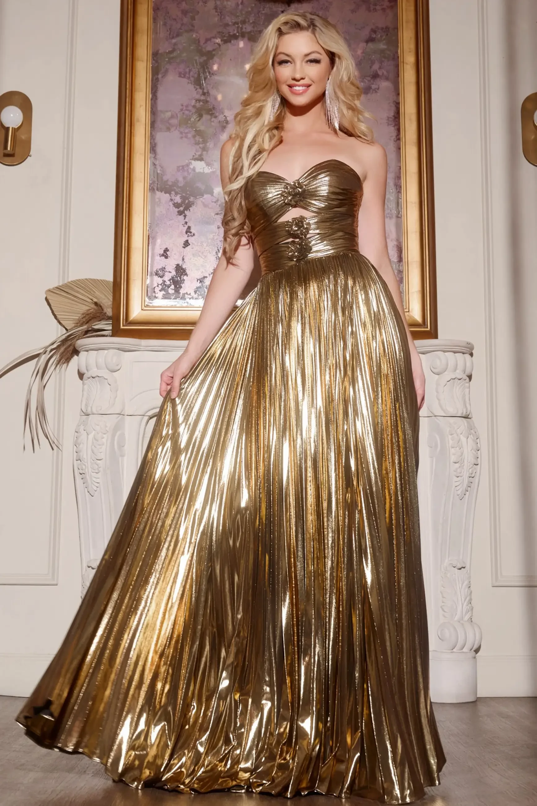The Shine of 2025: Why Metallic Gowns are in Image