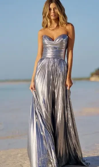 2025 Prom Dress Trends. Desktop Image