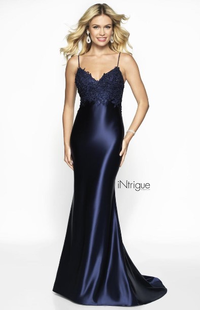 navy gown with lace